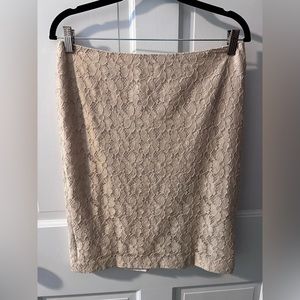 Vince Camuto skirt size 4. Cream. No band top. Great condition.